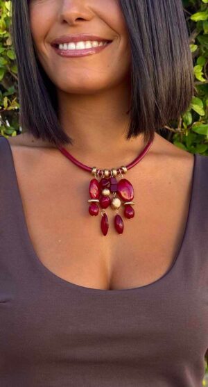 COLLAR NICOLA BURDEOS
